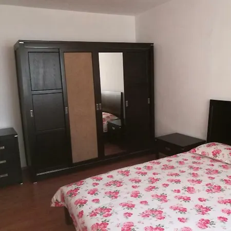 La Ciuperca House Πανσιόν