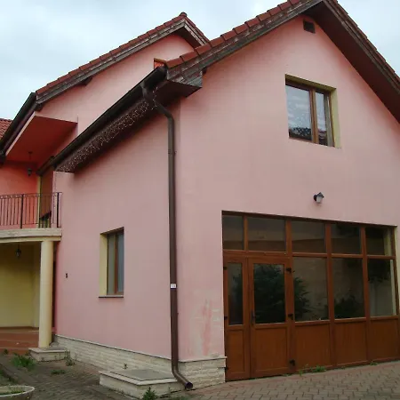 Πανσιόν La Ciuperca House *